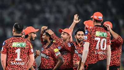 IPL 2024, Purple Cap: SRH's star bowler nudges Mustafizur Rehman out of top 5, Bumrah continues to reign supreme Sunrisers Hyderabad's players celebrates with each other in this frame. (Getty)