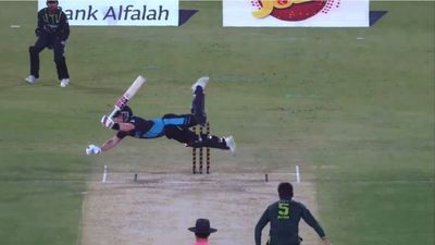 Fielding or batting? Tim Seifert dives in an attempt to pull off a bizarre shot against Mohammad Amir Tim Seifert puts in a dive to play a shot off a wide delivery (Screengrab: Pakistan Cricket, X)
