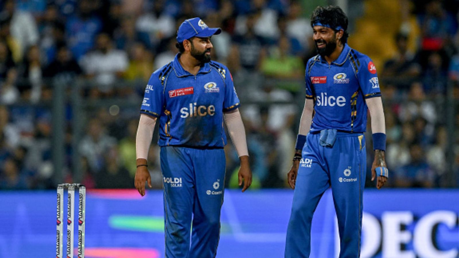 "I was winning trophies in GT. Why the hell did I come here': Ex-India cricketer talks about Hardik Pandya's thought process Rohit Sharma (L) and Hardik Pandya (R).