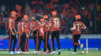 SRH vs RR: Sunrisers Hyderabad stun table-toppers Rajasthan Royals with one-run win despite Jaiswal, Parag's fifties Bhuvneshwar Kumar celebrates a wicket with his teammates (Getty Images)