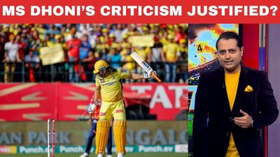 Huge Uproar after MS DHONI came to bat at No. 9 against Punjab Kings SportsTak