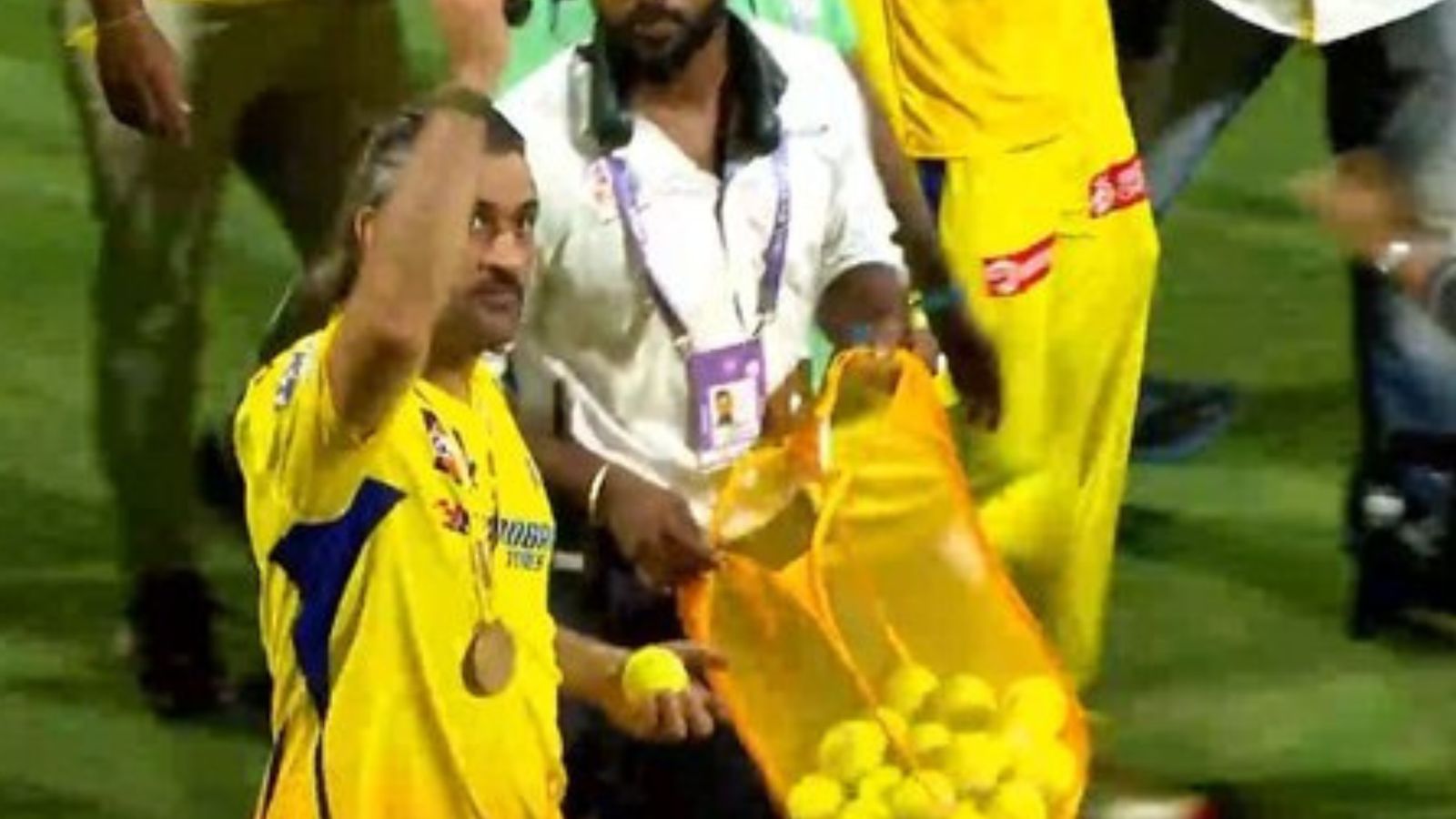 WATCH: MS Dhoni alongwith CSK teammates honour fans with victory lap around Chepauk to celebrate 50th home win after toppling RR MS Dhoni and whole CSK team took a victory lap after defeating RR in their IPL 2024 clash. (Screengrab-X)