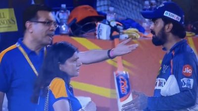 LSG assistant coach Lance Klusener gives clarification on Sanjiv Goenka scolding KL Rahul, says 'I see no problem in a robust...' LSG owner Sanjiv Goenka's heated exchange with KL Rahul (Screengrab: X)