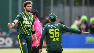 Shaheen's economical three-fer, Babar's captain's knock help Pakistan outclass Ireland by 6 wickets to win series 2-1 Shaheen Afridi celebrates a wicket with skipper Babar Azam (Getty Images)