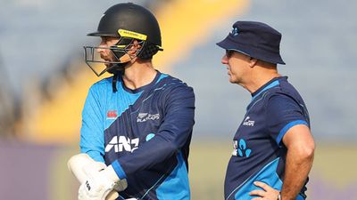 Will Devon Conway play in T20 World Cup 2024? New Zealand coach gives massive update as opener is still with CSK Devon Conway with New Zealand coach Gary Stead (Getty Images)