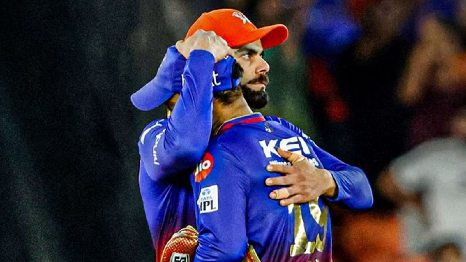WATCH - Virat Kohli and RCB players get emotional in dressing room after loss vs RR in Eliminator Virat Kohli Hugging Dinesh Karthik (Credits X)