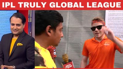 Aussie fan supports SRH for unique reason in Qualifier 2  SportsTak