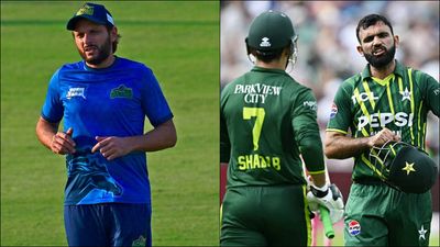 'The thing that bothers me is the strike rate of our batters': Shahid Afridi slams Pakistan's middle-order batters after loss to England Former Pakistan captain Shahid Afridi; Shadab Khan and Fakhar Zaman in action (Getty Images)