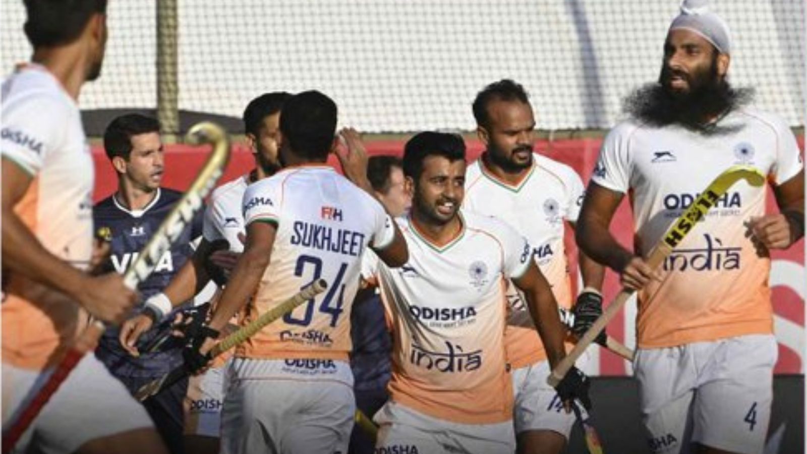 FIH Pro League: Harmanpreet Singh's hat-trick powers Indian hockey team to thrilling 5-4 win over Argentina Indian men's hockey team celebrate after defeating Argentina in FIH Pro League match. (Twitter)