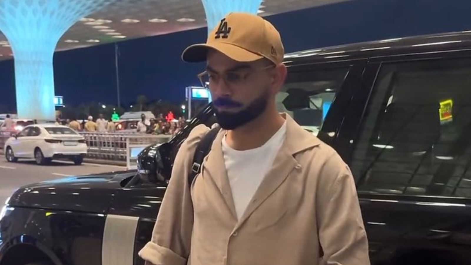 WATCH: Virat Kohli departs for US to join Team India for T20 World Cup 2024, doubts persist on India-Bangladesh warm-up game WATCH: Virat Kohli departs for US to join Team India for T20 World Cup 2024, doubts persist on India-Bangladesh warm-up game