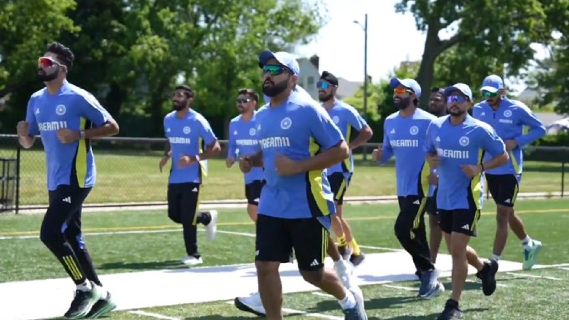 Sunil Gavaskar reveals perfect combination for Rohit Sharma's Team India in T20 World Cup 2024, says 'this will maintain balance' Sunil Gavaskar reveals perfect combination for Rohit Sharma's Team India in T20 World Cup 2024, says 'this will maintain balance'