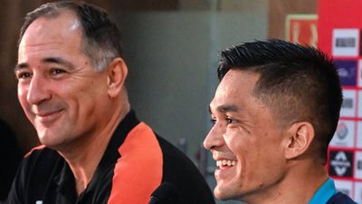'It's not a joke... it's the right time': Sunil Chhetri's stern reply to possibility of rolling back retirement if India beat Kuwait Sunil Chhetri with coach Igor Stimac during the press conference (Getty Images)