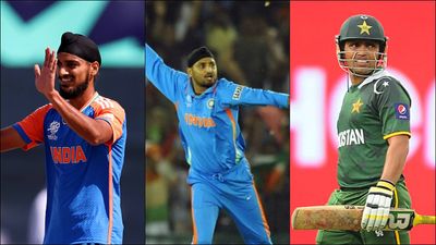 'We Sikhs saved ur mothers and sisters': Harbhajan Singh tears into Kamran Akmal for racist remark on Arshdeep Singh during live show Arshdeep Singh, Harbhajan Singh and Kamran Akmal in action (Getty Images)