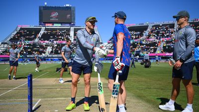 Veteran all-rounder announces sudden retirement after team's elimination from T20 World Cup 2024 South Africa's David Miller speaks with Sybrand Engelbrecht of Netherlands prior to the T20 World Cup on June 8. (Getty)