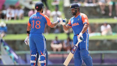 'About time we embrace an approach like this': Ravichandran Ashwin comes out in defence of Indian players amidst 'throwing away wickets' criticism Virat Kohli and Rohit Sharma in frame (Getty)