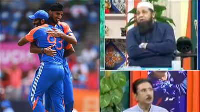 Inzamam-ul-Haq and Pakistan's match-fixer captain accuse Team India of ball-tampering in T20 World Cup 2024 as Arshdeep Singh gets reverse swing in 15th over Arshdeep Singh celebrates a wicket with Jasprit Bumrah; Inzamam-ul-Haq and Saleem Malik speaking on a talk show (Getty Images, Screengrab: X)