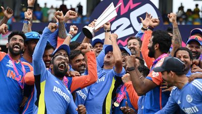 Rahul Dravid breaks into wild celebration while lifting T20 World Cup 2024 trophy with India players, WATCH his raw emotions here Rahul Dravid celebrating India's win (credits getty)