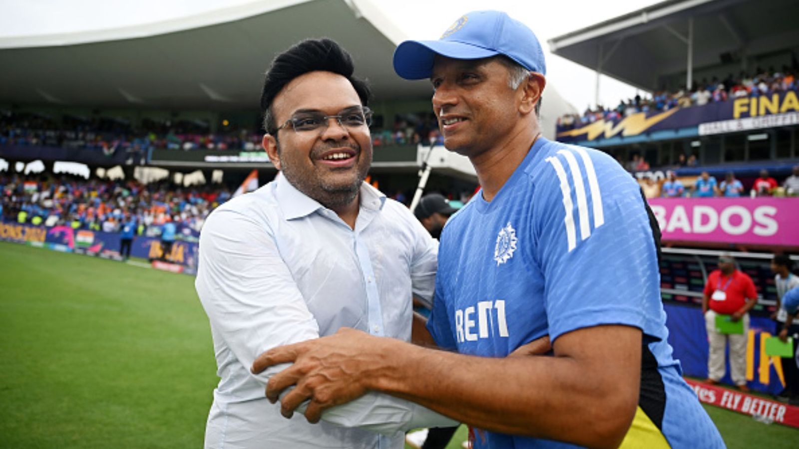 'I am unemployed.. any offers': Rahul Dravid pokes fun at jouranlists after T20 World Cup 2024 triumph - WATCH video 'I am unemployed.. any offers': Rahul Dravid pokes fun at jouranlists after T20 World Cup 2024 triumph - WATCH video