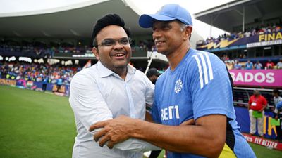 'I am unemployed.. any offers': Rahul Dravid pokes fun at jouranlists after T20 World Cup 2024 triumph - WATCH video Jay Shah and Rahul Dravid in frame (Getty)