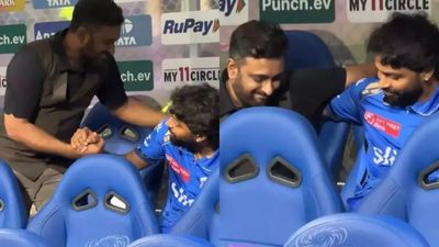'I dare anybody to boo him in India': Ambati Rayudu hails Hardik Pandya's 'mental strength' after T20 World Cup 2024 title win Ambati Rayudu talking to Hardik Pandya in dugout during IPL 2024 (Screengrab: X)