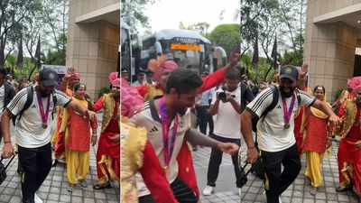 WATCH - Rohit Sharma, Suryakuamr Yadav's epic bhangra moves on dhol set tone for Team India's celebration Rohit Sharma and Suryakuamr Yadav in frame