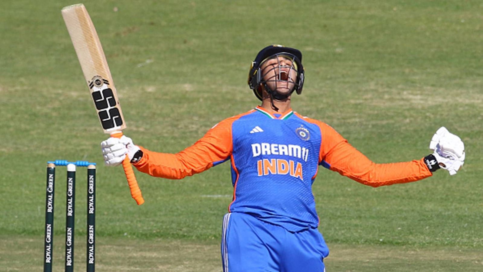 Abhishek Sharma reveals he asked for this player's bat after four-ball duck on debut to score maiden T20I ton vs Zimbabwe Abhishek Sharma reveals he asked for this player's bat after four-ball duck on debut to score maiden T20I ton vs Zimbabwe