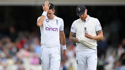'I hope he takes all 20 wickets': Ben Stokes makes unreal wish ahead of James Anderson's farewell Test James Anderson and Ben Stokes in action (Getty Images)