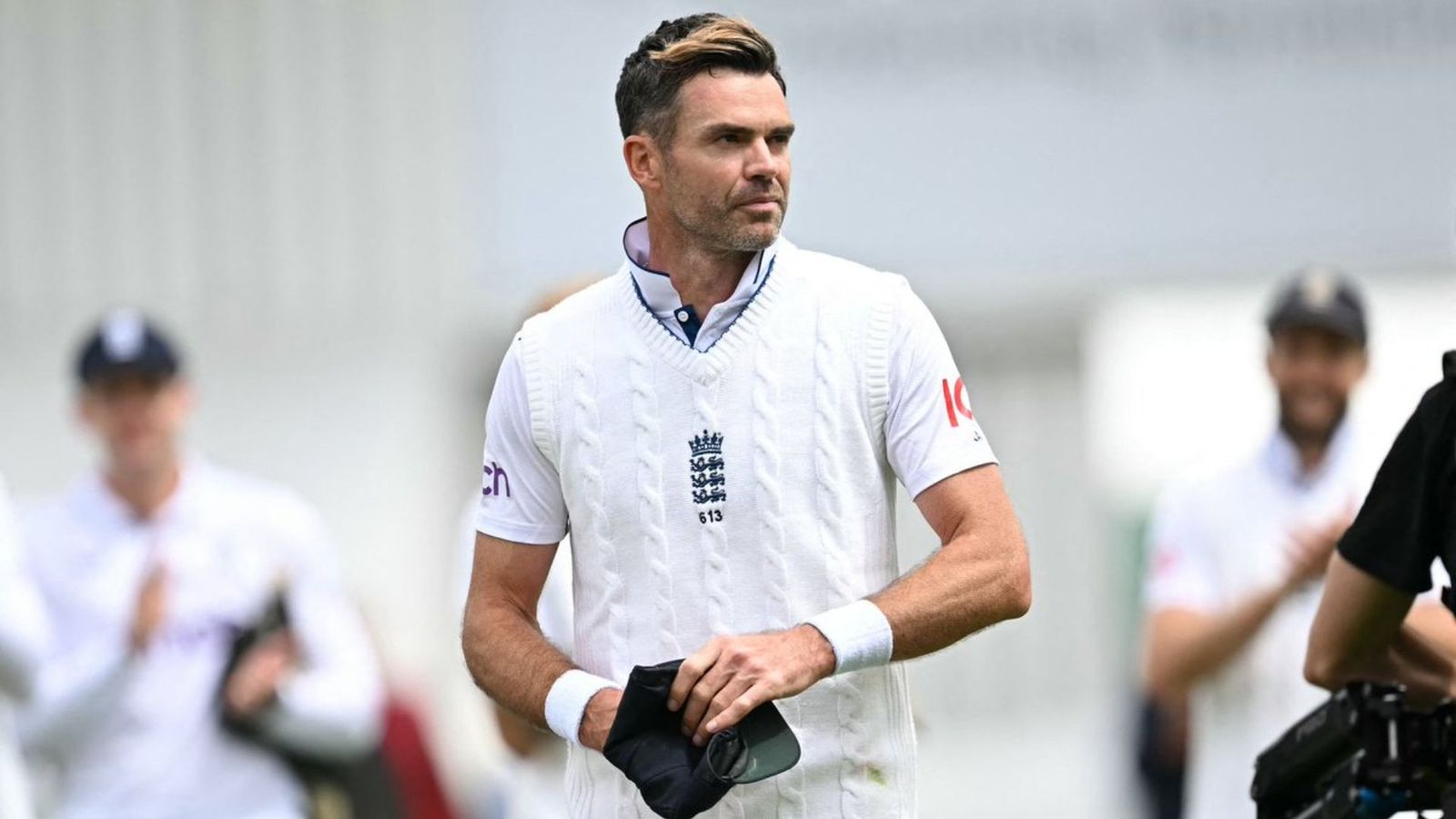 'Still gutted I dropped that catch': James Anderson breaks silence on missing chance to end career with wicket like Stuart Broad 'Still gutted I dropped that catch': James Anderson breaks silence on missing chance to end career with wicket like Stuart Broad