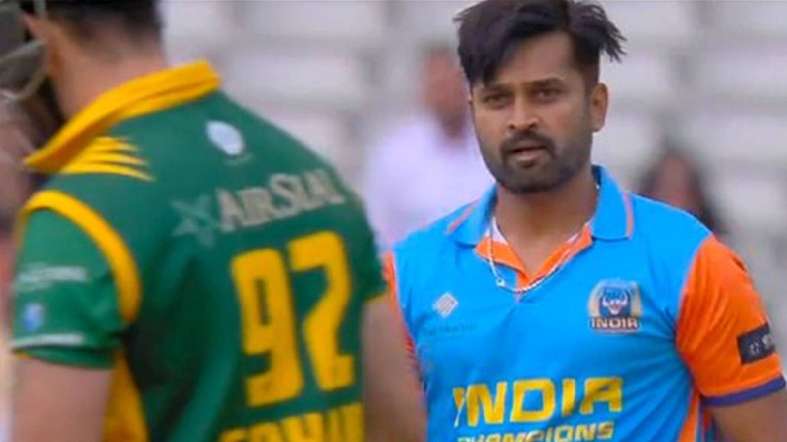 WATCH: Vinay Kumar gives death stare to Sohaib Maqsood after taking his wicket in India vs Pakistan World Champions of Legends 2024 final Vinay Kumar reacts after taking Sohaib Maqsood's wicket (Screengrab: X)