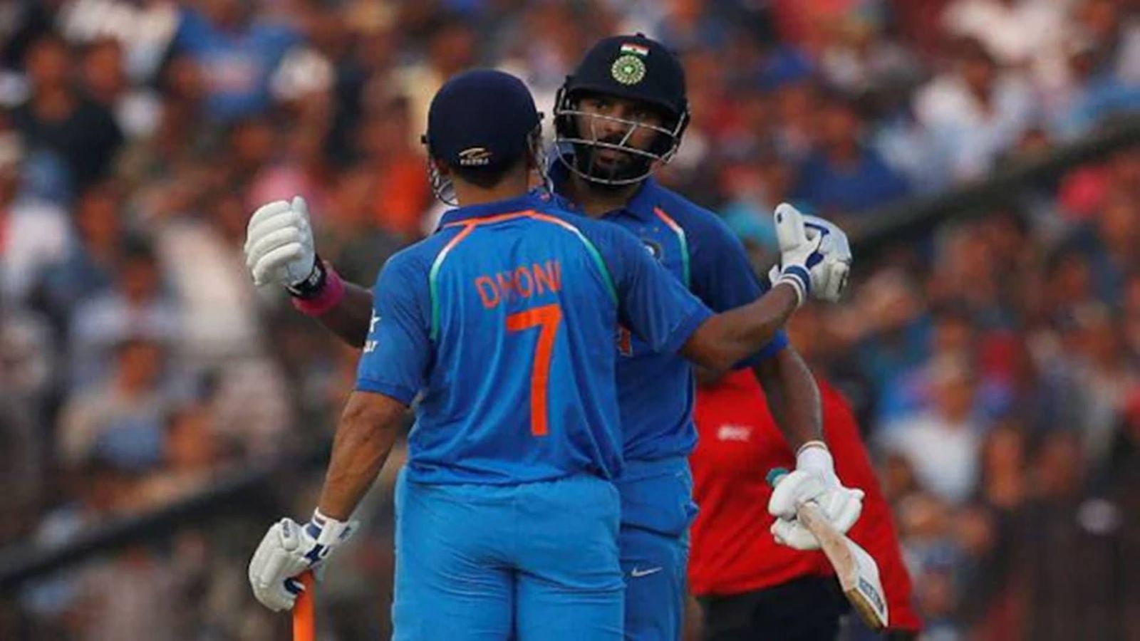 No MS Dhoni in Yuvraj Singh's all-time XI, India Champions captain surprise everyone by picking Andrew Flintoff Yuvraj Singh hugs MS Dhoni (File Photo)