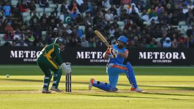 'Kab tak beizzati karwate rahoge': Furious Tanvir Ahmed rips into Pakistan Champions after heartbreaking defeat to India in WCL 2024 final India champions Yuvraj Singh (right) and Pakistan Champions Kamran Akmal in this frame. (X)