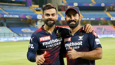 'Interested in aliens.. read up about it': Dinesh Karthik reveals never-heard-before secret about Virat Kohli Virat Kohli and Dinesh Karthik in frame (Getty)