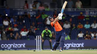 Former RCB opener smashes 30-ball 77 to take San Francisco Unicorns to MLC 2024 Qualifier; Heinrich Klaasen's Seattle Orcas knocked out of playoff race Finn Allen plays a shot against Seattle Orcas