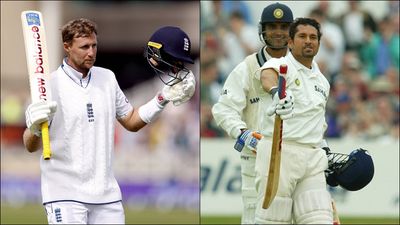 'He really could overtake Sachin Tendulkar': Former England captain believes Joe Root can break record for most Test runs Joe Root and Sachin Tendulkar celebrate their respective Test centuries (Getty Images)