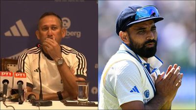 'I don't know if that is his timeline for recovery..': Ajit Agarkar expects Mohammed Shami to be back before this series but has a contingency plan too Ajit Agarkar during press conference; Mohammed Shami in WTC 2023 final (Screengrab: X, Getty Images)