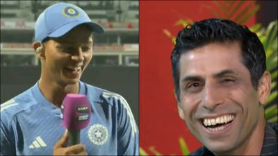 Ashish Nehra leaves Yashasvi Jaiswal in splits during post-match chat with Rohit Sharma, Virat Kohli remark; watch video Yashasvi Jaiswal and Ashish Nehra during their conversation (Screengrab: Sony LIV, X)