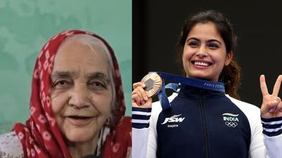 Paris Olympics: Manu Bhaker's overjoyed grandmother vows to welcome her with golden chain after historic medal in shooting, Watch video India's star shooter Manu Bhaker (right) and her grandmother in this frame. (Getty)