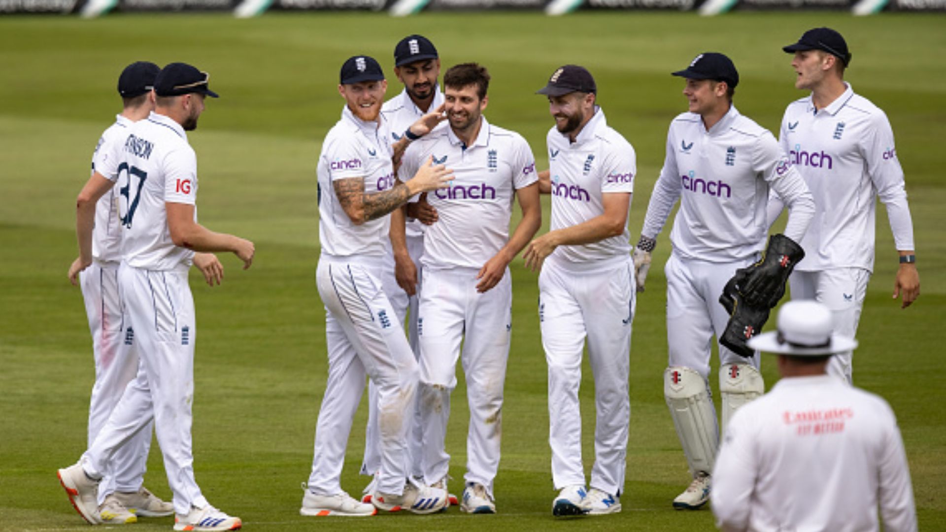ENG vs WI: Mark Wood packs punch as England sweep series with 10-wicket victory over West Indies in third Test England's Mark Wood (centre) celebrates with his team mates after taking his fifth wicket of the innings during Day 3 of the 3rd Test between England against West Indies on July 28. (Getty)