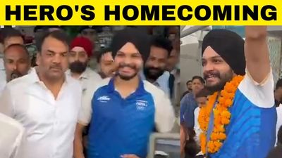 Paris Olympics 2024: Grand Welcome for Olympic Medalist Sarabjot Singh SportsTak