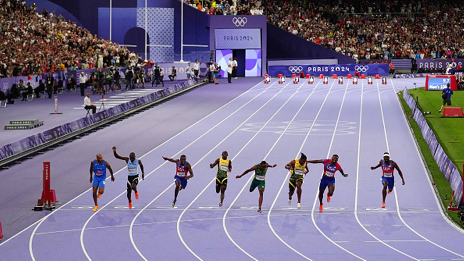 Explained: How Noah Lyles won the 100m final despite Kishane Thompson's leg showing ahead of him in photo finish image A general view of the finish of the Men's 100m Final, which was won by USA's Noah Lyle (Getty Images)
