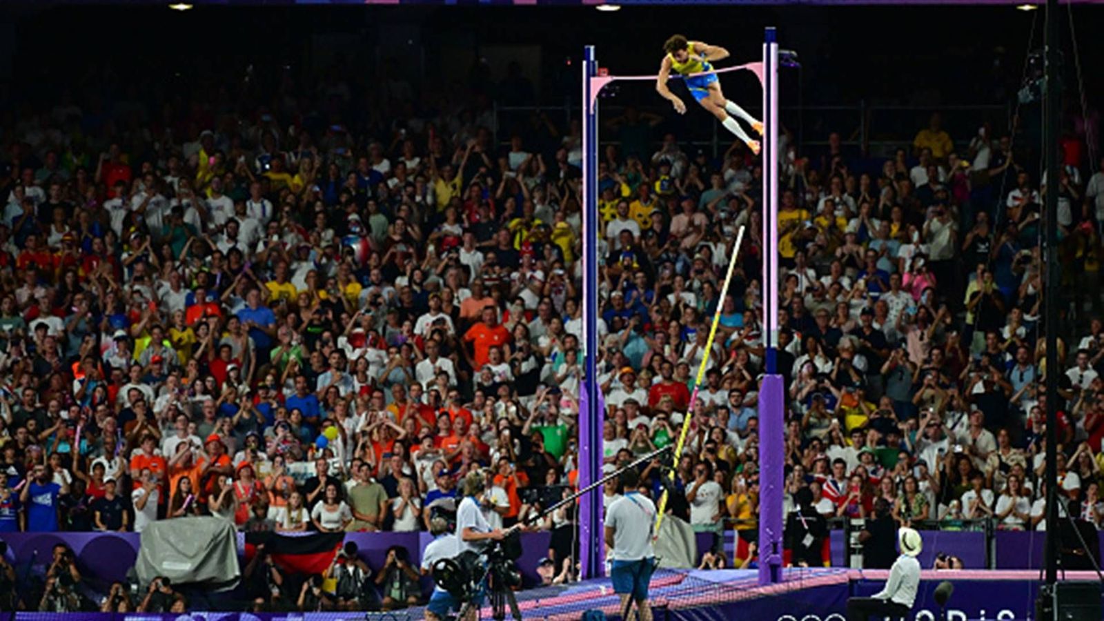 Pole vaulter Armand Duplantis breaks world record for 9th time in 4 years to win second Olympic gold, finishes miles ahead of silver medallist Gold medalist Armand Duplantis of Sweden sets a new world record during the Men's Pole Vault Final on day ten of the Olympic Games Paris 2024 (Getty Images)