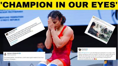 Vinesh Phogat Disqualification from Paris Olympics - India saddened but praises pour in SportsTak