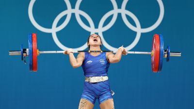 'Was my third day of period.. had weakness': Mirabai Chanu reacts on finishing 4th in weightlifting event at Paris Olympics 2024 Mirabai Chanu in frame (Getty)
