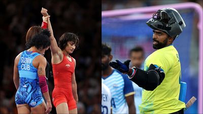 'Felt like she was hiding her pain with that smile... they snatched it from her': PR Sreejesh recalls meeting Vinesh Phogat before bronze medal match Vinesh Phogat after winning her semifinal; PR Sreejesh during the bronze medal match at the Paris Olympics 2024 (Getty Images)