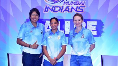 ‘It’s a big challenge for women’s cricket’: Jhulan Goswami wants ICC to prioritise T20 franchise leagues over bilateral series Jhulan Goswami with Mumbai Indians skipper Harmanpreet Kaur and head coach Charlotte Edwards (File Photo: Getty Images)