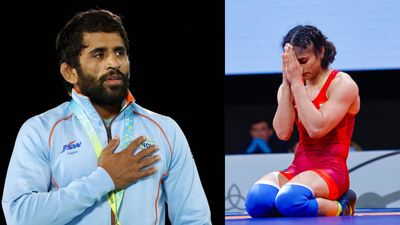 'Jinko medal chahiye kharid lena 15-15 rs me...': Bajrang Punia reacts after Vinesh Phogat's silver-medal appeal dismissed by CAS India's star wrestlers Vinesh Phogat (right) and Bajrang Punia in this frame. (Getty-X)
