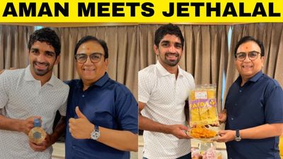 Aman Sehrawat gets his wish, meets Taarak Mehta ka Ooltah Chashmah star Dilip Joshi aka Jethalal SportsTak