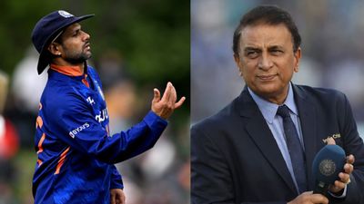 Sunil Gavaskar reveals reason behind Shikhar Dhawan's retirement, says '...which seldom allowed him to fully display his skill...' Former India cricketers Shikhar Dhawan (left) and Sunil Gavaskar in this frame. (Getty-X)