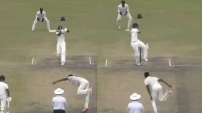 WATCH: Short-ball nightmare continues to haunt Shreyas Iyer in Buchi Babu, perishes for 22 in Mumbai's 2nd innings against Tamil Nadu WATCH: Short-ball nightmare continues to haunt Shreyas Iyer in Buchi Babu, perishes for 22 in Mumbai's 2nd innings against Tamil Nadu. (Screengrab-X)