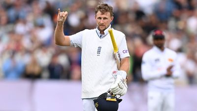 Joe Root breaks silence on possibility of breaking Sachin Tendulkar’s record, reveals conversation with Alastair Cook after surpassing his tally of tons Joe Root celebrates his Test century at Lord's (Getty Images)